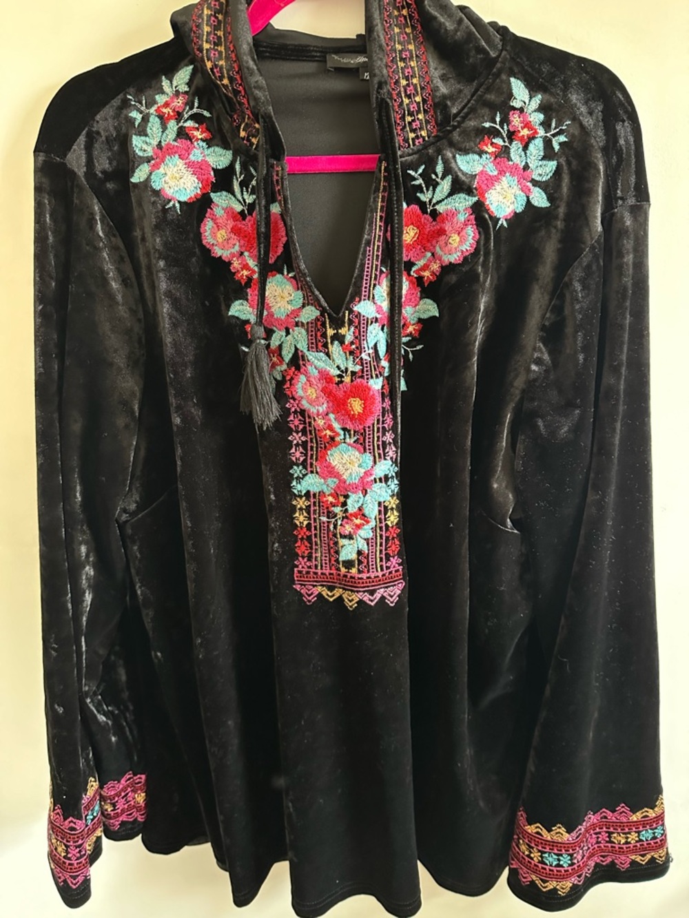 ANDREE BY UNIT Black Velvet Top with Pink Trim